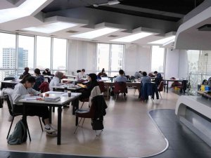 Senih Tongsir Kütüphanesi Üniversite Öğrencilerine Ve Kitap Tutkunlarına Hizmet Veriyor