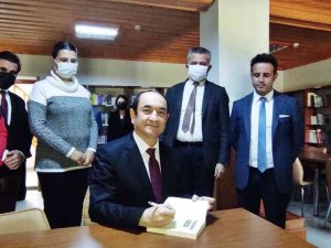 “Her Kütüphane Bir Hapishane Kapatır”