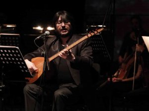 ’Dostlar Beni Hatırlasın-bir Aşık Veysel Hikayesi’ Konseri