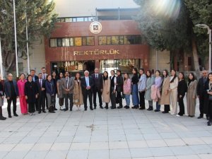 Kazakistanlı 25 Öğrenci Fırat Üniversitesi’nde Staj Yapacak