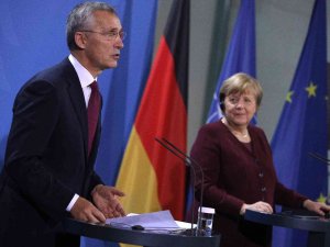 Stoltenberg: "Lukaşenko Rejiminin Savunmasız İnsanları Diğer Ülkeler Üzerinde Baskı Kurma Aracı Olarak Kullanması İnsanlık Dışıdır"