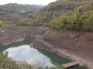 Yuvacık Barajında Korkutan Seviye, Sular Çekildi Köprü Ortaya Çıktı