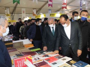 İ̇brahim Kalın: "Türkiye, Kökleri Sağlam Bir Çınar Gibi Kendi Yolunda Yürümeye Devam Ediyor"
