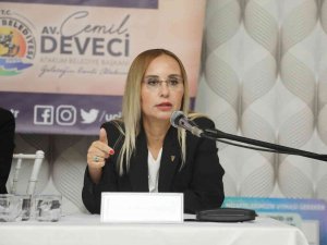 Av. Deveci: "Ailelerin Çocuklarını Sosyal Medyada Paylaşması Çocuk Haklarına Aykırı Bir Davranış"