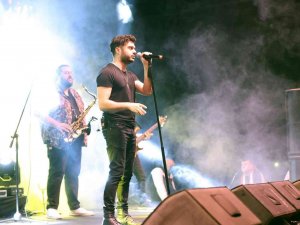 İ̇lyas Yalçıntaş Konserine Büyük İlgi