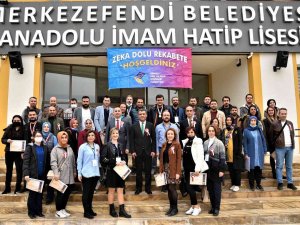 Aklınla 1000 Yaşa Öğretmenim Turnuvasının Şampiyonları Ödüllerini Aldı