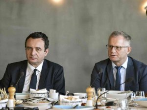 Kosova Başbakan Kurti, Kosova-türkiye Ticaret Odası Üyeleri İle Yatırım Fırsatlarını Görüştü