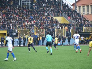 Bitlis Özgüzeldere Spor Dörtte Dört Yaptı