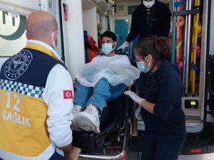 Saati Sorup Bıçaklayıp Kaçtılar