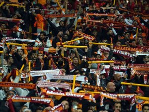 Galatasaray Taraftarından ’Squid Game’ Koreografisi