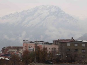 Sümbül Dağı Beyaza Büründü