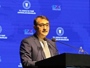 Bakan Dönmez: “(Karadeniz’de Keşfedilen Gaz) 2022’nin Baharında Suyun Altına Boruları Yerleştirerek İlk Kaynağı Vuracağız”