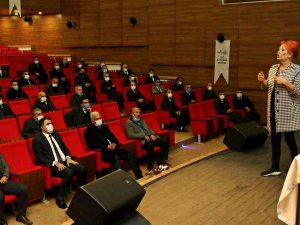 Van’da Otobüs Şoförlerine ‘İletişim Ve Öfke Kontrolü’ Semineri