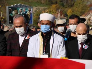 Şehit Polisin Cenaze Namazını Babası Kıldırdı, Sonra Tabutuna Sarılıp Ağladı