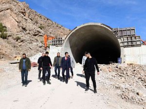 Başkan Şeylan, ‘Çığ Tüneli’ İnşaatında İncelemelerde Bulundu