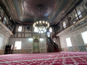 2 Asırlık Cami Duvar Süslemeleri İle Dikkat Çekiyor