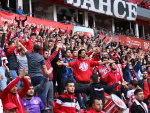 Öğrenciler Samsunspor Maçlarını Ücretsiz İzleyecek
