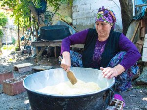 Bu Helvanın Tarifi Mahallelide Saklı