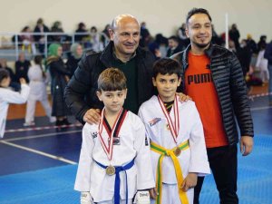 Tekvandoculardan Öğretmenler Günü Turnuvası