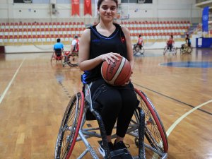 Basketbolda Denizlili Sporcuya Milli Davet