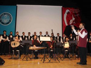 Balıkesir İ̇lahiyat Fakültesi Türk Tasavvuf Müziği Topluluğu İlk Konserini Verdi