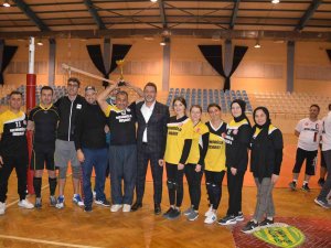 Korkuteli’nde Düzenlenen Voleybol Turnuvasının Şampiyon Okulu Belli Oldu