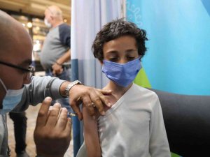 İ̇srail’de 5-11 Yaş Aralığındaki Çocuklar Covid-19’a Karşı Aşılanmaya Başladı