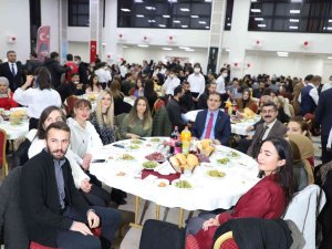 Hakkari’de Öğretmenler Onuruna Yemek