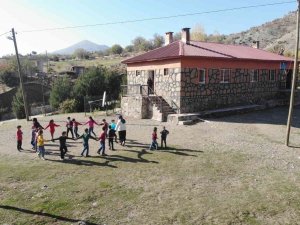 Elif Öğretmenin Eğitim Aşkı