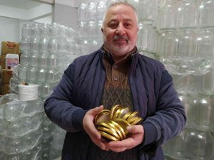 Bu Sene Ucuz Olan Kavanoz Kapakları Elde Kaldı