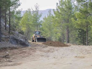 Mersin Büyükşehir Belediyesi, Yol Çalışmalarına Devam Ediyor