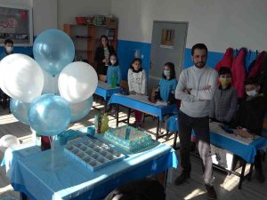 Veli Ve Öğrencilerden Sınıf Öğretmenine ‘Öğretmenler Günü’ Sürprizi