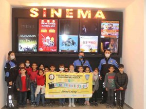 Cizre’de Öğrencilere Yönelik Ücretsiz Sinema Günleri Devam Ediyor