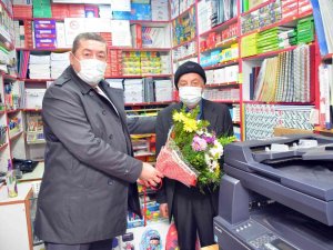 Başkan Tekin Öğretmenlerini Unutmadı