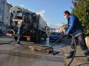 Muski̇’den Yağmur Sonrası Kanallarda Temizlik Çalışması