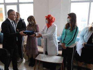 Başkan Vekili Koç, Öğretmenleri Unutmadı