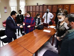 Dündar’dan Öğretmenlere Anlamlı Hediye