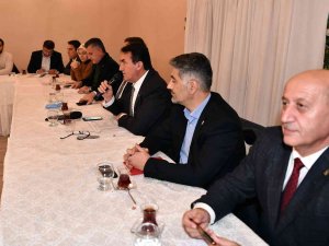 Başkan Dündar, Ak Parti Teşkilatı İle Buluştu