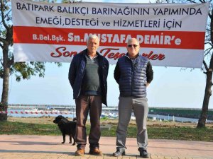 Olta Balıkçılarından Başkan Demir’e Pankartlı Teşekkür