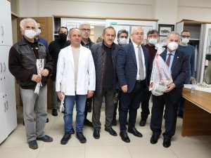 Başkan Demirtaş, Öğretmenlerin Gününü Çiçekle Kutladı