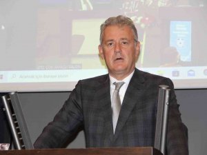 İ̇zto Başkanı Özgener: “Para Politikasında Somut Adımlar Atılmalı”