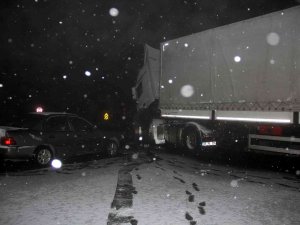 Erzincan Ve Bayburt’un Yüksek Kesimlerinde Kar Yağışı Etkili Oldu