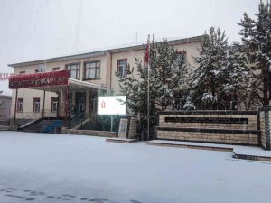 Aşkale Güne Kar Yağışı İle Başladı