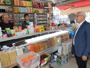 Başkan Güder Esnafları Yalnız Bırakmıyor