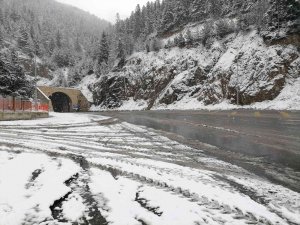 Gümüşhane’nin Yüksek Kesimlerinde Kar Yağışı Etkili Oluyor