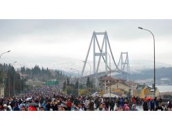 Yüz Binler İstanbul Aşkına Koştu