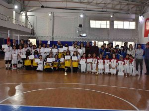 Elazığ’da Voleybol Müsabakaları Tamamlandı