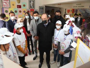 Kaymakam Solak, 4006 Tübi̇tak Bilim Fuarı’na Katıldı