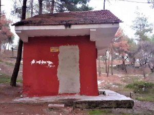 Mesire Alanındaki Tuvaletin Kapısı Duvar Örülerek Kapatıldı