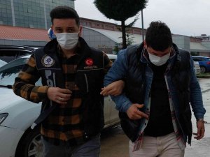 Samsun’da Bir Kişi Araç İçinde Uyuşturucuyla Yakalandı